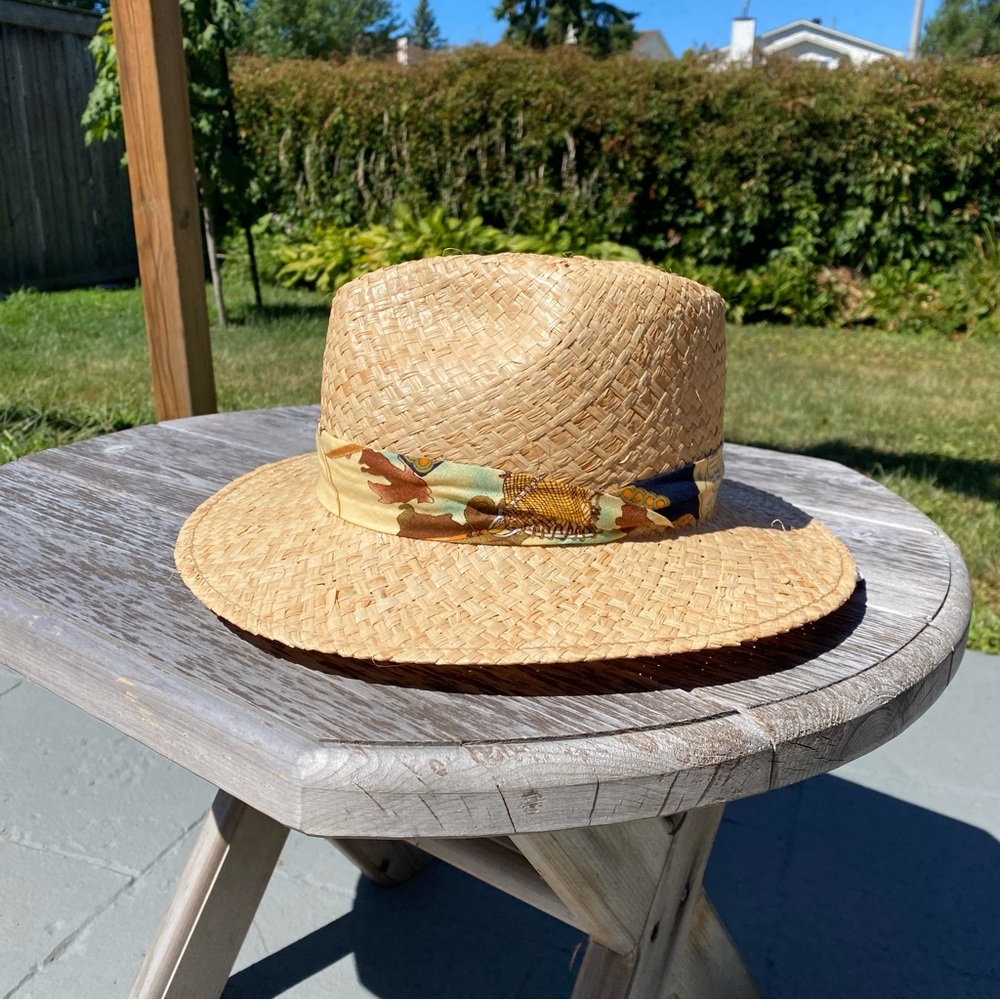 Stylish Tan Straw Hat with Camouflage Band - Picture 2 of 5